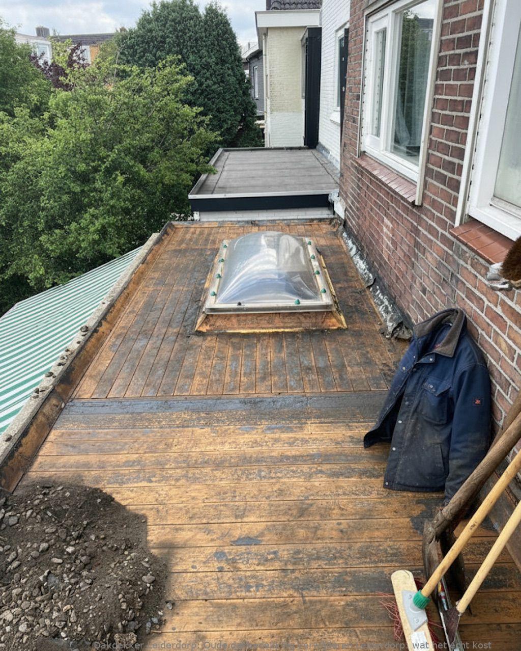 Oude Dakbedekking Verwijderen Leiderdorp